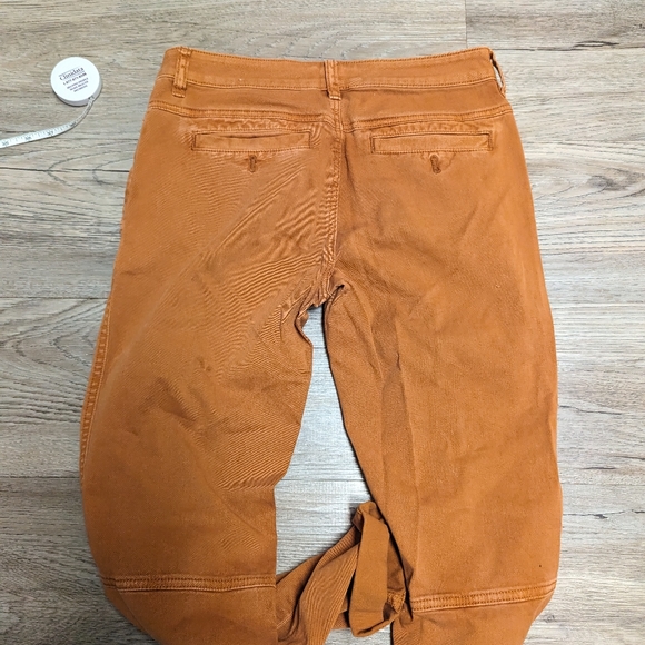 New, no tags, Prana capris button fly size 2 - Picture 2 of 3